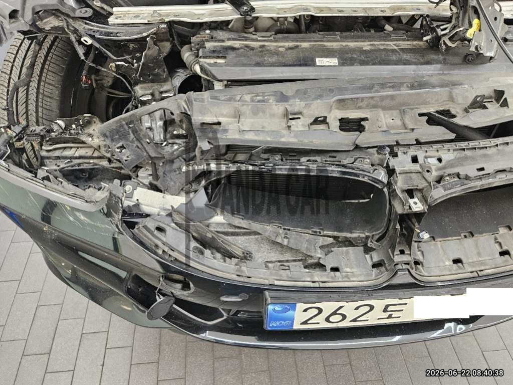 2022 BMW M850i xDrive Coupe, photograph 5