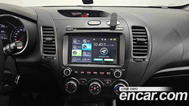 2017 Kia K3 Deluxe, photograph 2