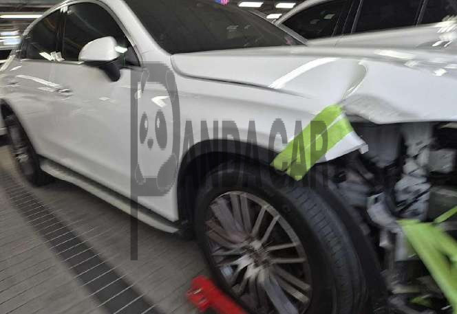 2025 Mercedes-Benz GLC 300 4MATIC Coupe, photograph 5