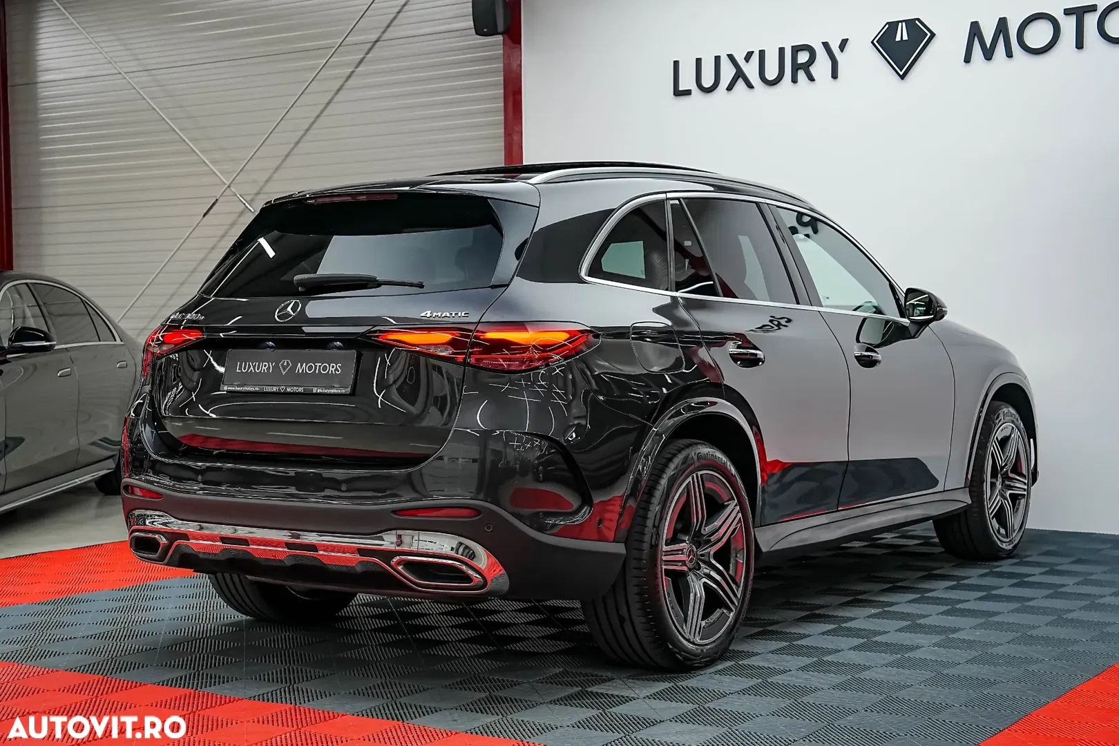 2023 Mercedes-Benz GLC 300 e 4Matic 9G-TRONIC, photograph 9