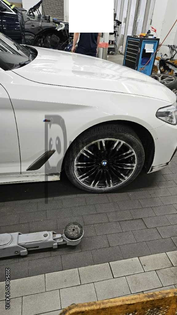 2018 BMW 540i xDrive, photograph 3