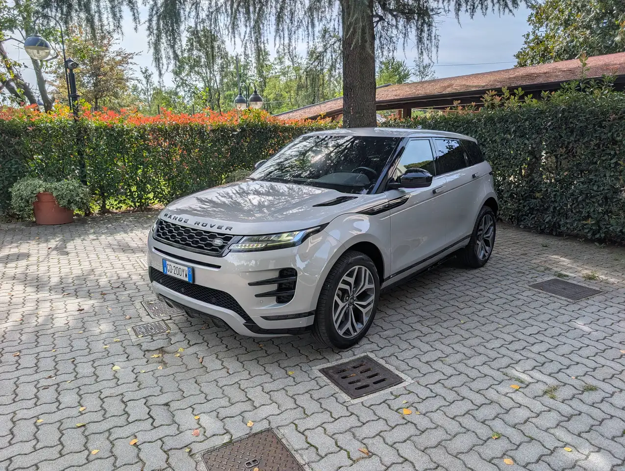 Land Rover Range Rover Evoque 2.0d i4 mhev R-Dynamic S awd 150cv auto — photo 1 of 15