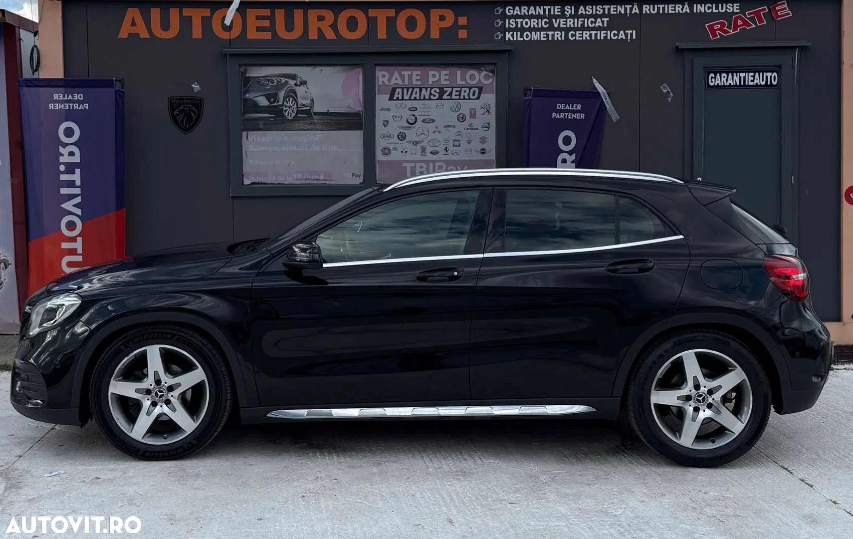 2019 Mercedes-Benz GLA 200 7G-DCT AMG Line, photograph 3