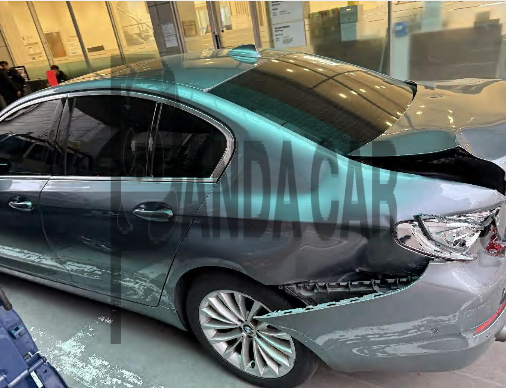 2019 BMW 530i xDrive Luxury, photograph 2