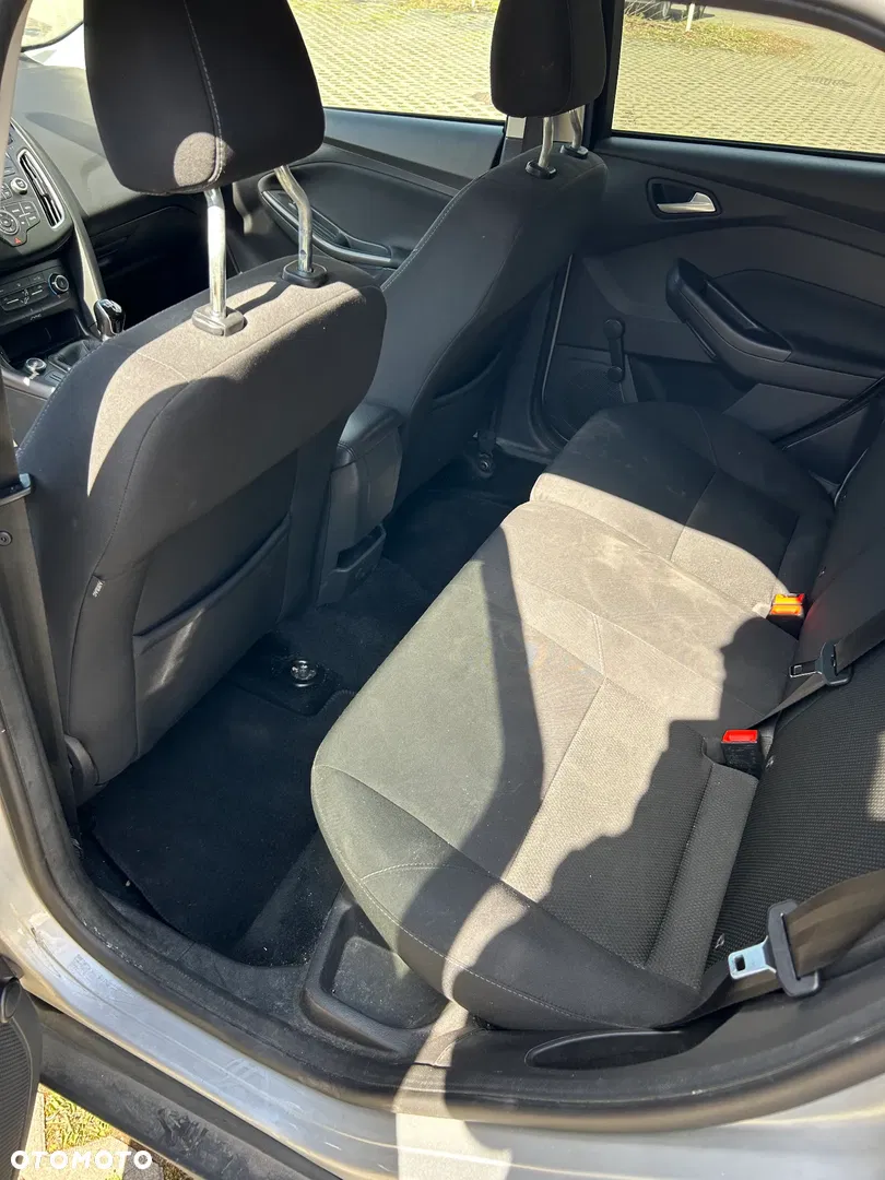 2016 Ford Focus 1.5 TDCi Gold X, photograph 11