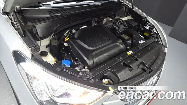 Hyundai Santafe Diesel(e-VGT) 2.0 2WD Exclusive — photo 1 of 20