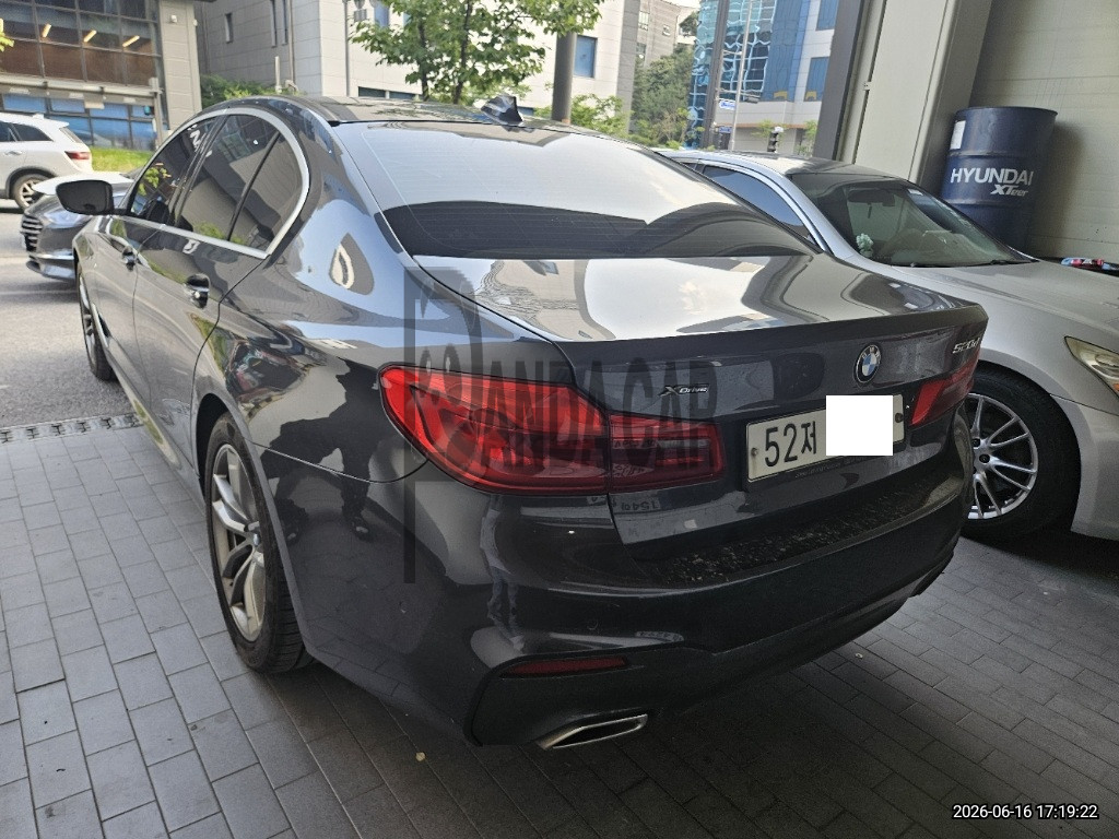 2018 BMW 520d xDrive, photograph 2