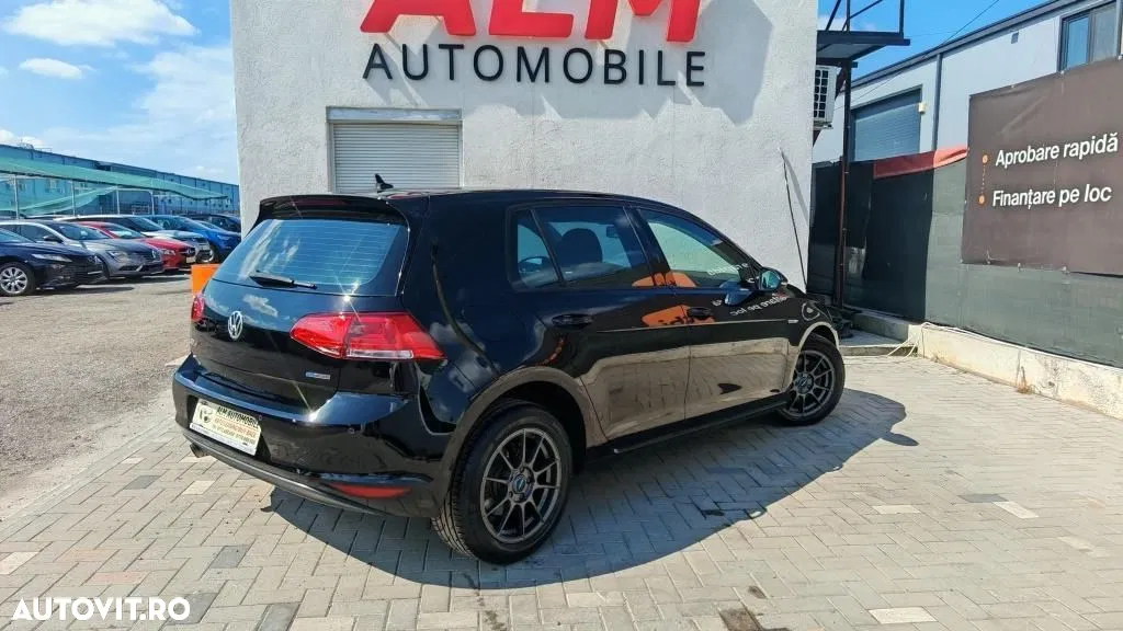 2014 Volkswagen Golf, photograph 8