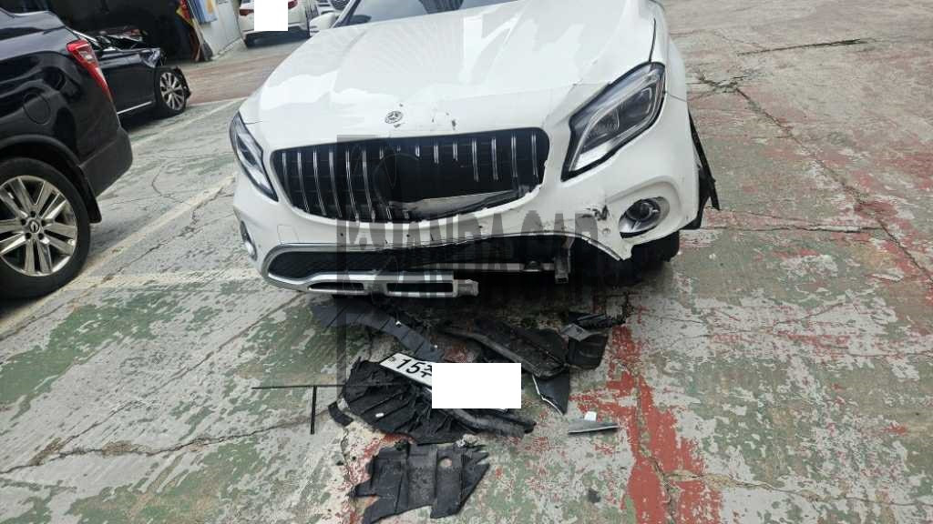2018 Mercedes-Benz GLA220, photograph 3