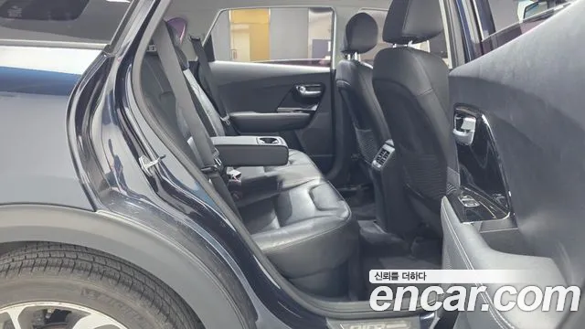 Kia Niro Noblesse — photo 1 of 33
