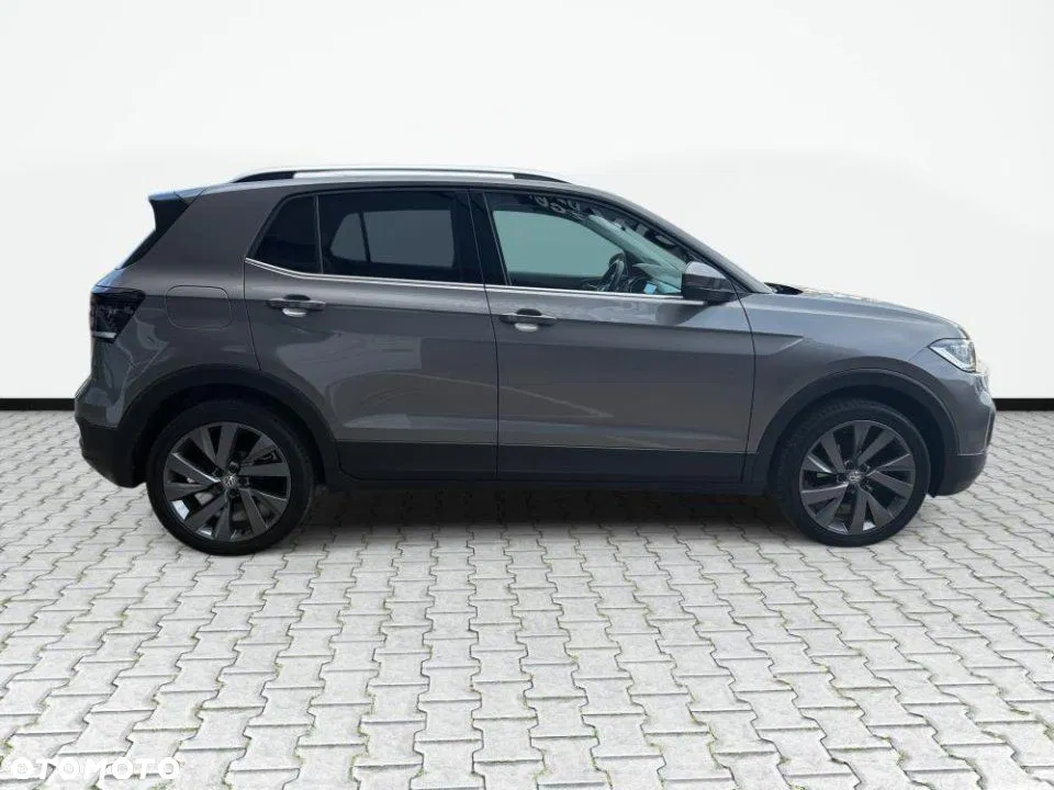 2019 Volkswagen T-Cross, photograph 4