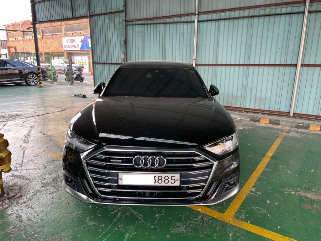 2020 Audi A8L 55 TFSI quattro, photograph 1