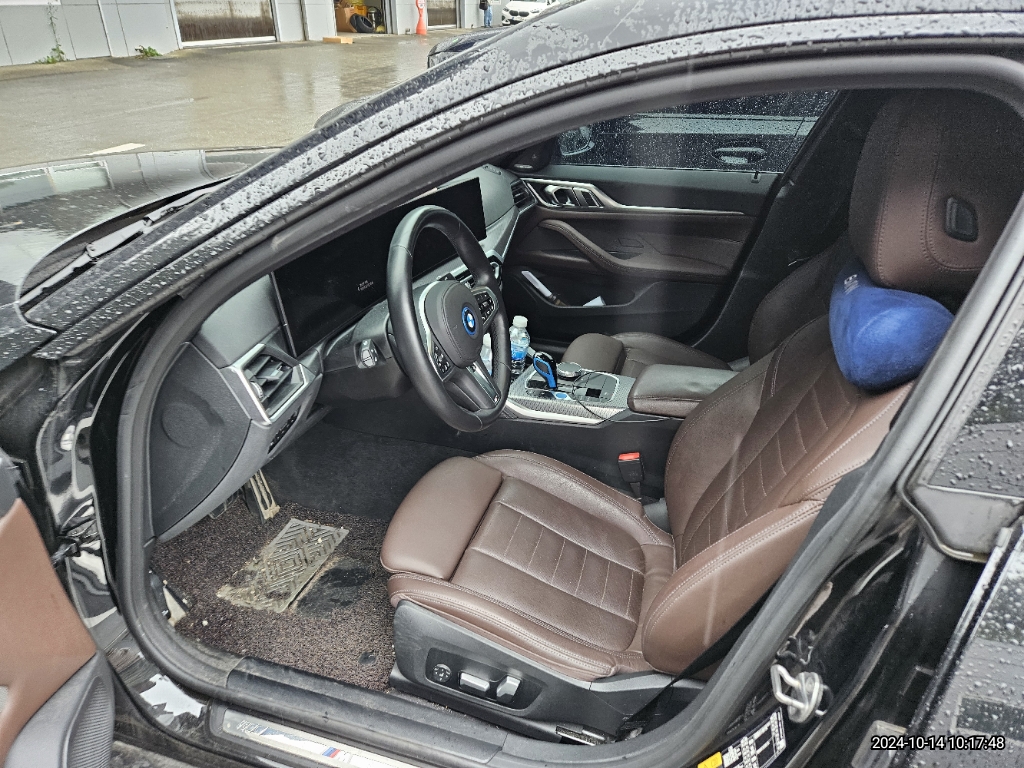 2023 BMW i4 eDrive40, photograph 4