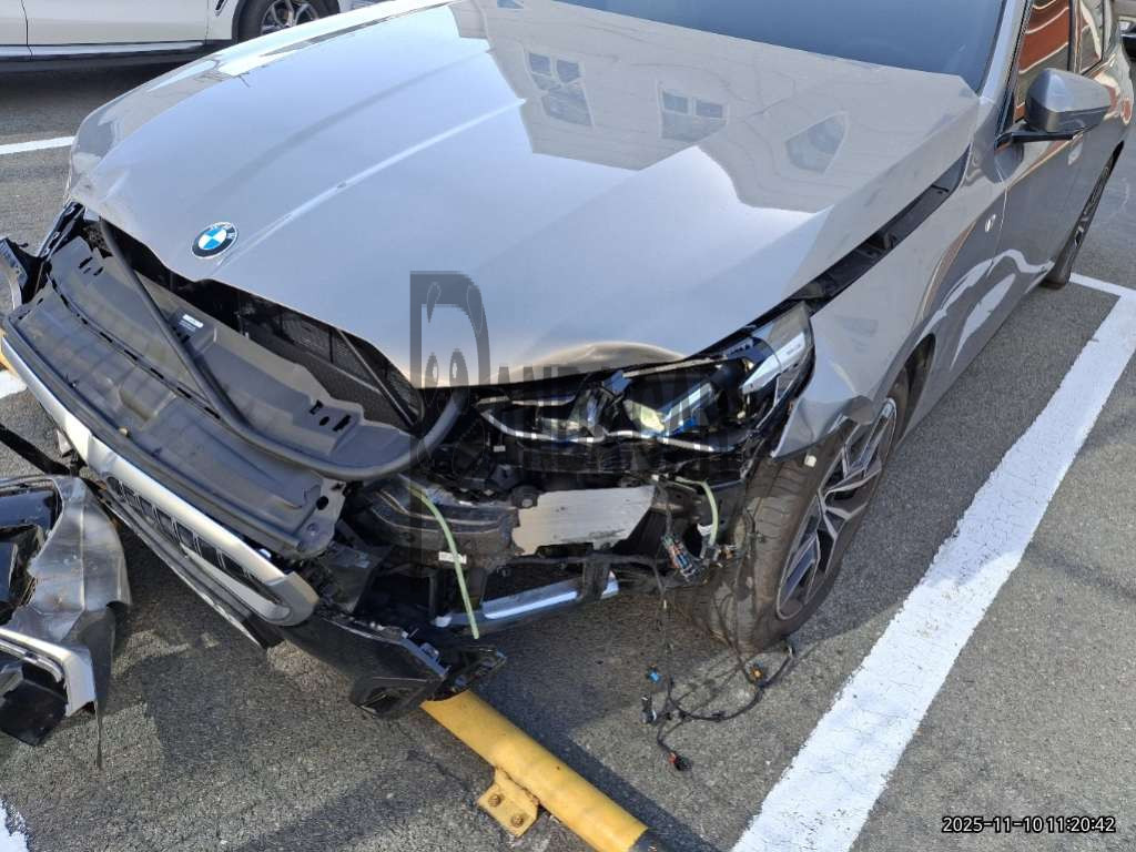 2025 BMW 520i, photograph 4