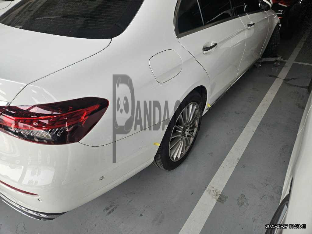 2022 Mercedes-Benz E250, photograph 4