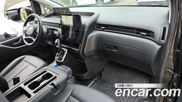 Hyundai Staria Cargo 3-Seater — photo 1 of 30