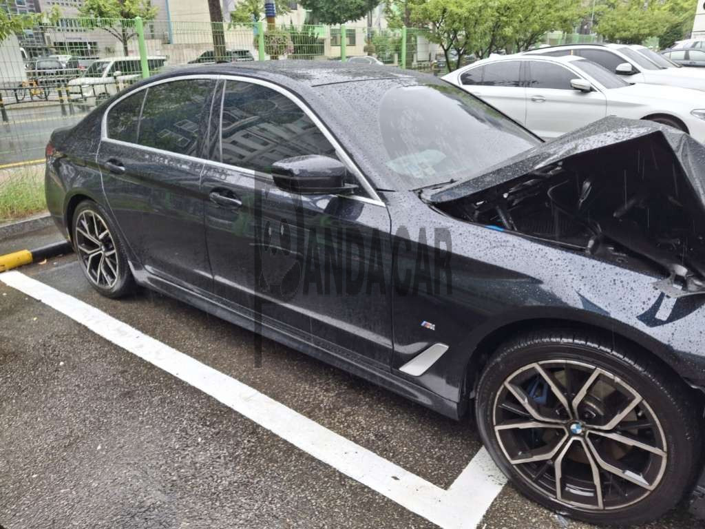 2021 BMW 530i xDrive, photograph 5