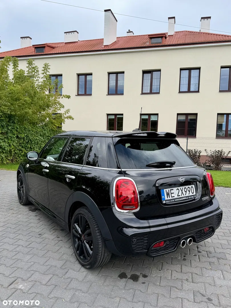 2021 MINI Cooper S John Works Trim, photograph 3