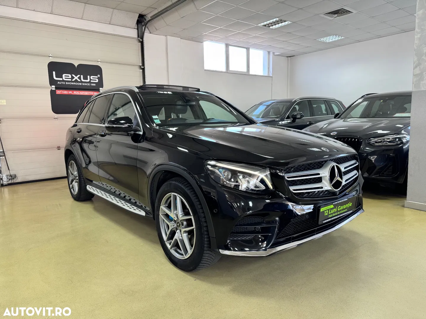 2017 Mercedes-Benz GLC 350 e 4Matic 7G-TRONIC AMG Line, photograph 3