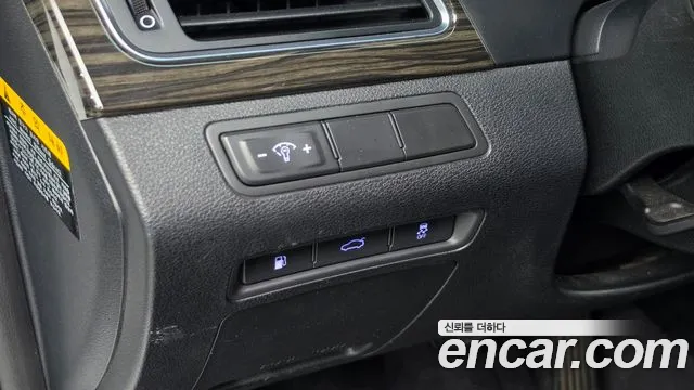 Hyundai Sonata 2.0 Smart — photo 1 of 20