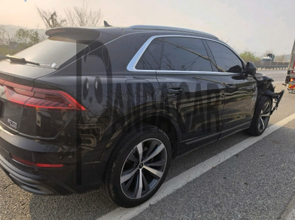 2022 Audi Q8 50 TDI quattro, photograph 3