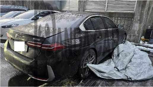 2025 BMW 520i, photograph 2