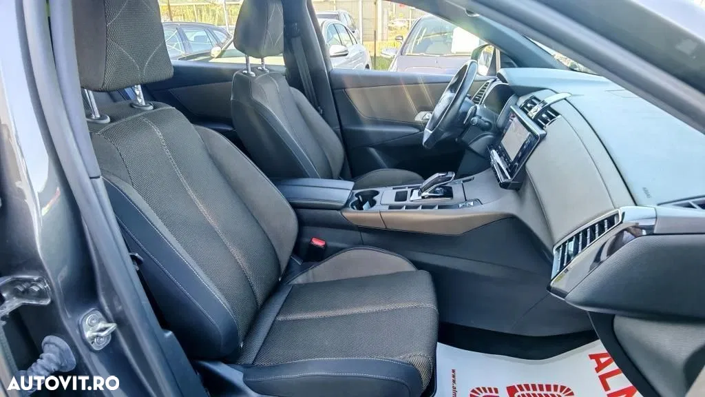 2020 DS Automobiles DS 7 Crossback, photograph 12