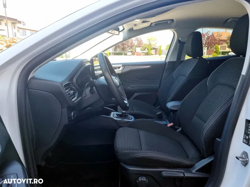 2023 Ford Focus 1.0 EcoBoost Hybrid TITANIUM X, photograph 9