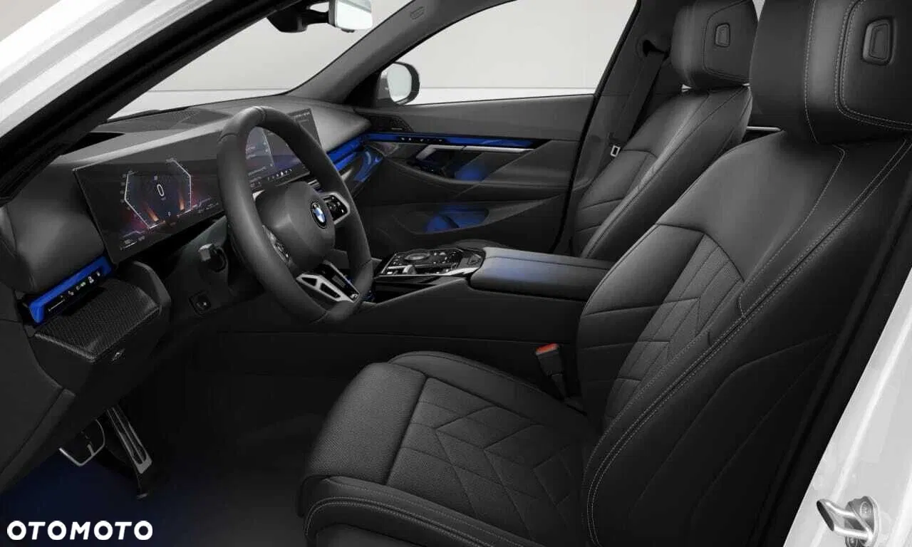 2025 BMW Seria 5 520d xDrive mHEV M Sport, photograph 11