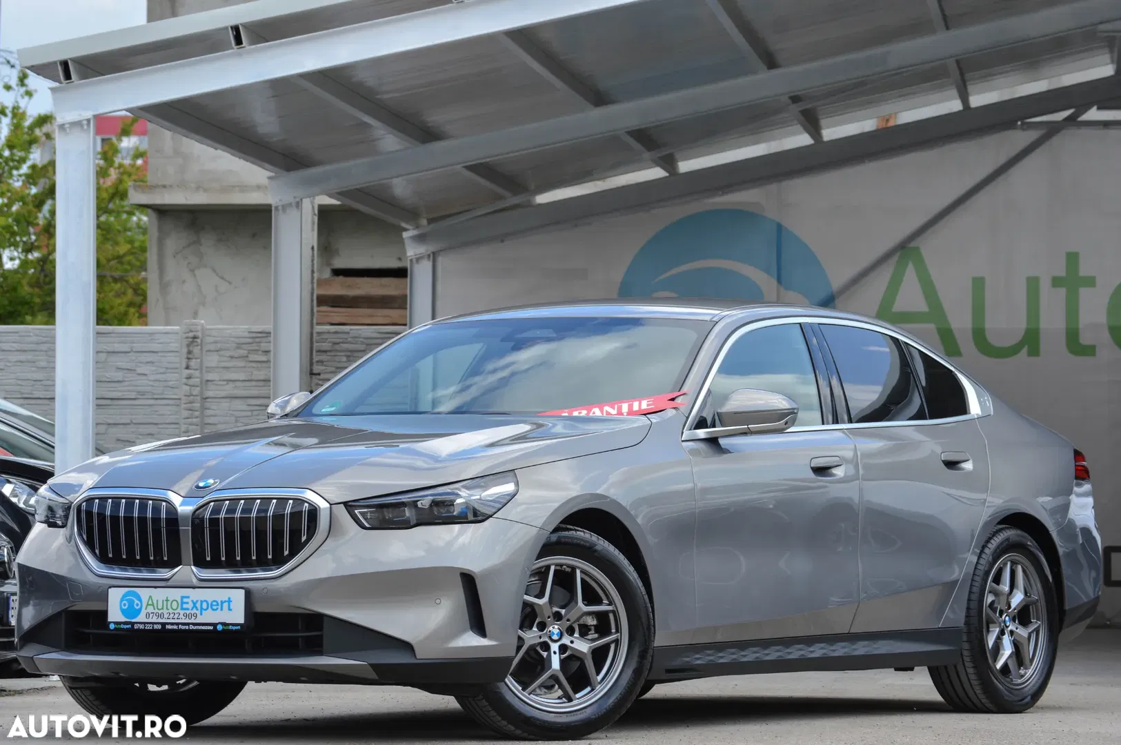 2024 BMW Seria 5 520i AT MHEV, photograph 3