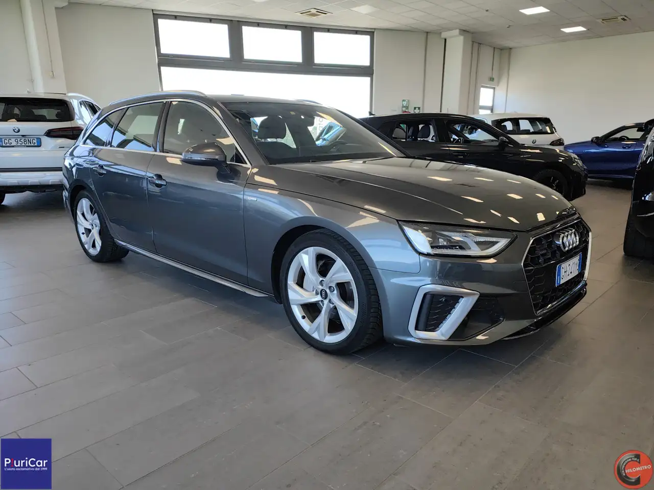 2022 Audi A4 Avant 40 TDI quattro S tronic S line edition Navi, photograph 2