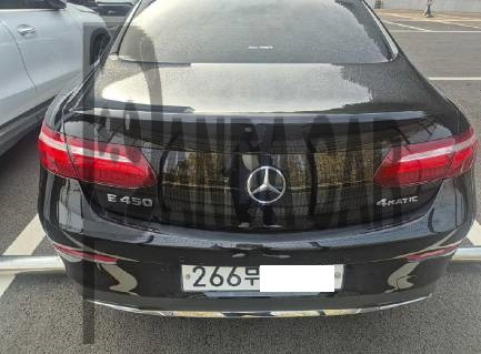2020 Mercedes-Benz E 450 4MATIC Coupe, photograph 3