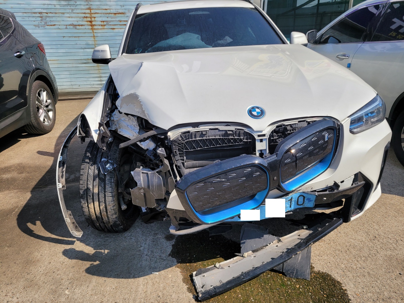 2024 BMW iX3 M Sport, photograph 1