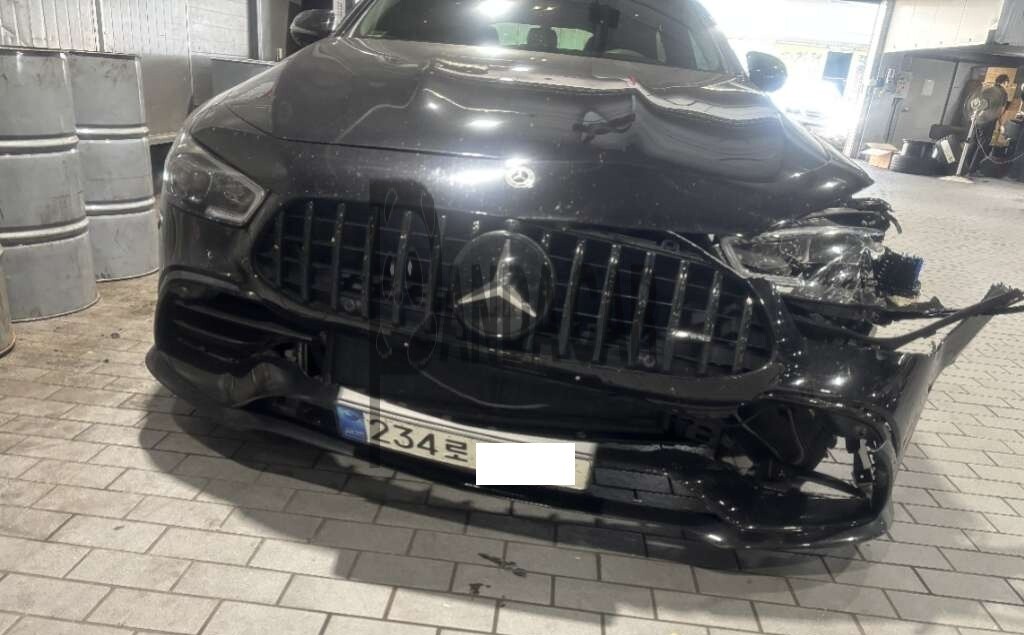 2021 Mercedes-AMG GT43 4MATIC +, photograph 1