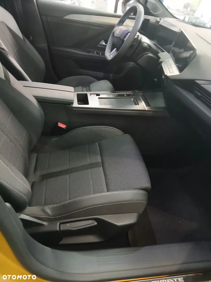 2026 Opel Astra 1.2 T mHEV Ultimate eDTC, photograph 12