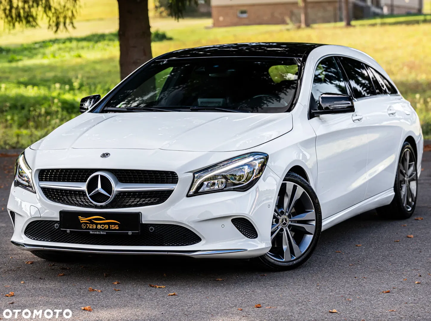 2017 Mercedes-Benz CLA 250 4-Matic Urban, photograph 2