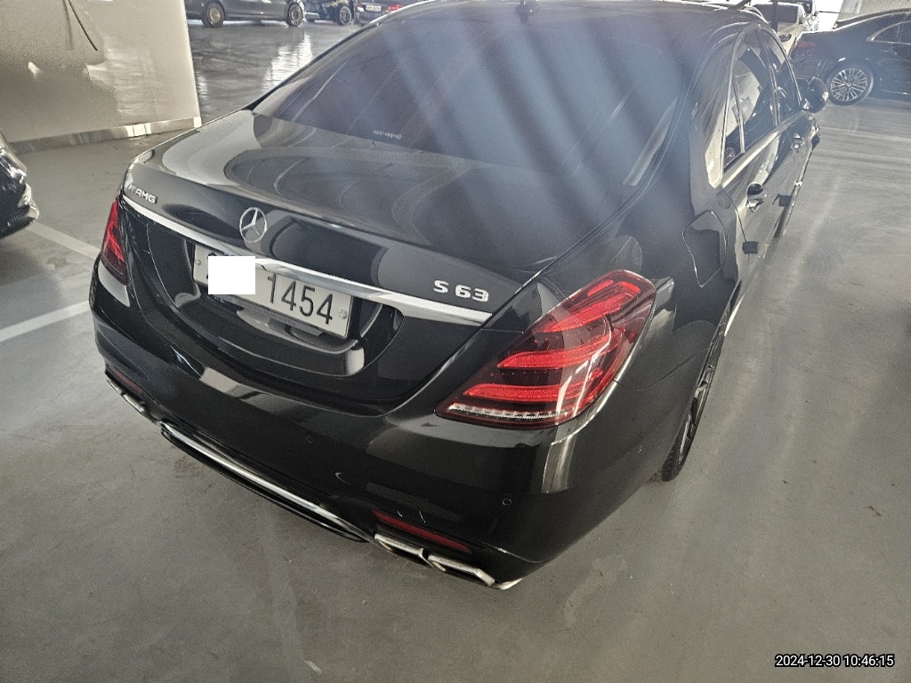2019 Mercedes-AMG S63 4Matic+L, photograph 5