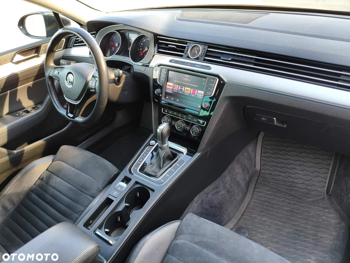 2016 Volkswagen Passat 2.0 TDI BMT Highline DSG, photograph 6