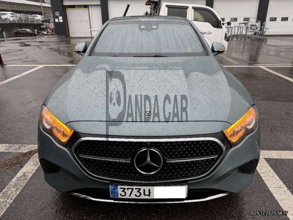 2024 Mercedes-Benz E 200, photograph 1