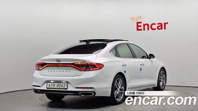 Hyundai Grandeur 2.2 Diesel Premium — photo 1 of 20