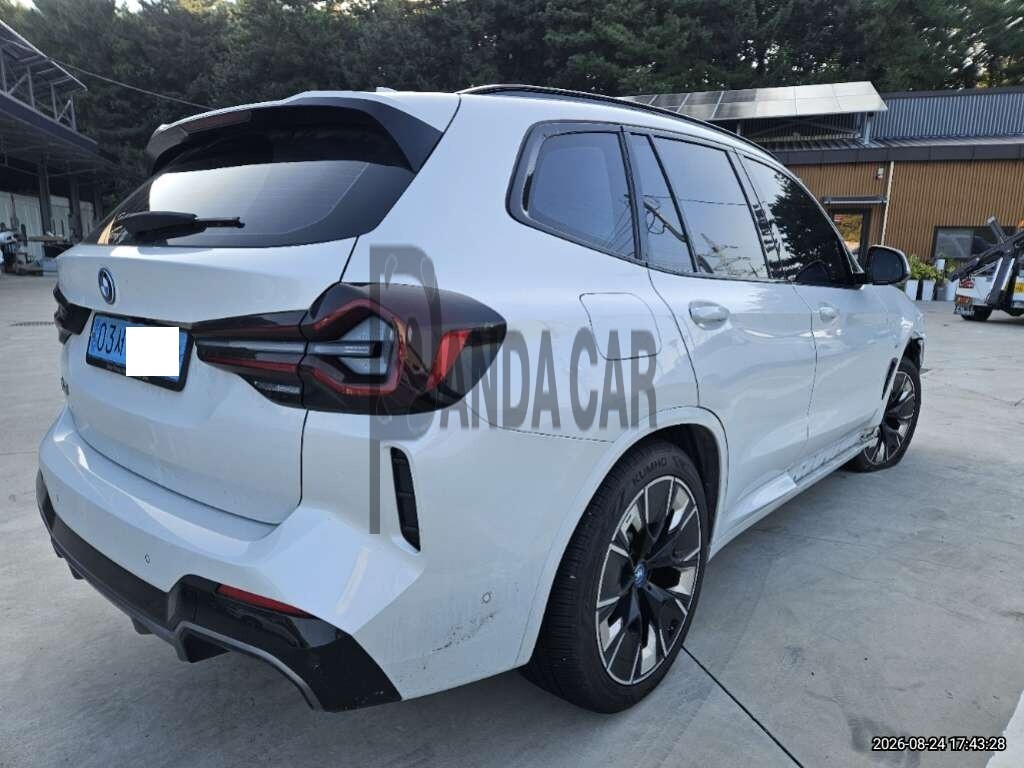 2023 BMW iX3 M Sport, photograph 5
