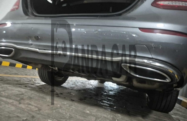 2020 Mercedes-Benz E 300 4MATIC, photograph 3