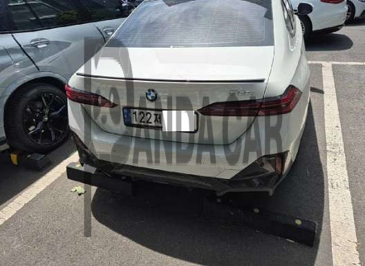 2025 BMW 520i, photograph 1