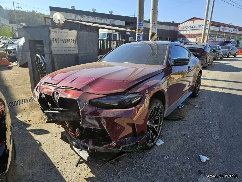 2023 BMW M4 Competition M xDrive, photograph 4