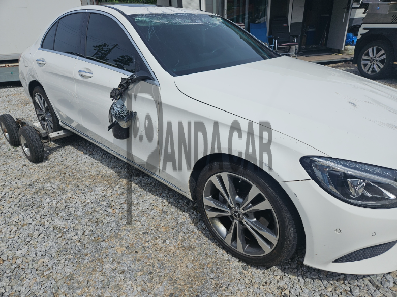 2018 Mercedes-Benz C200, photograph 3