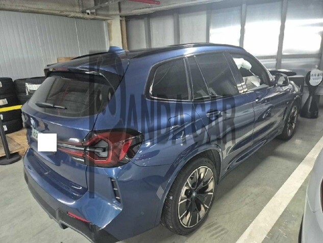 2023 BMW iX3 M Sport, photograph 4