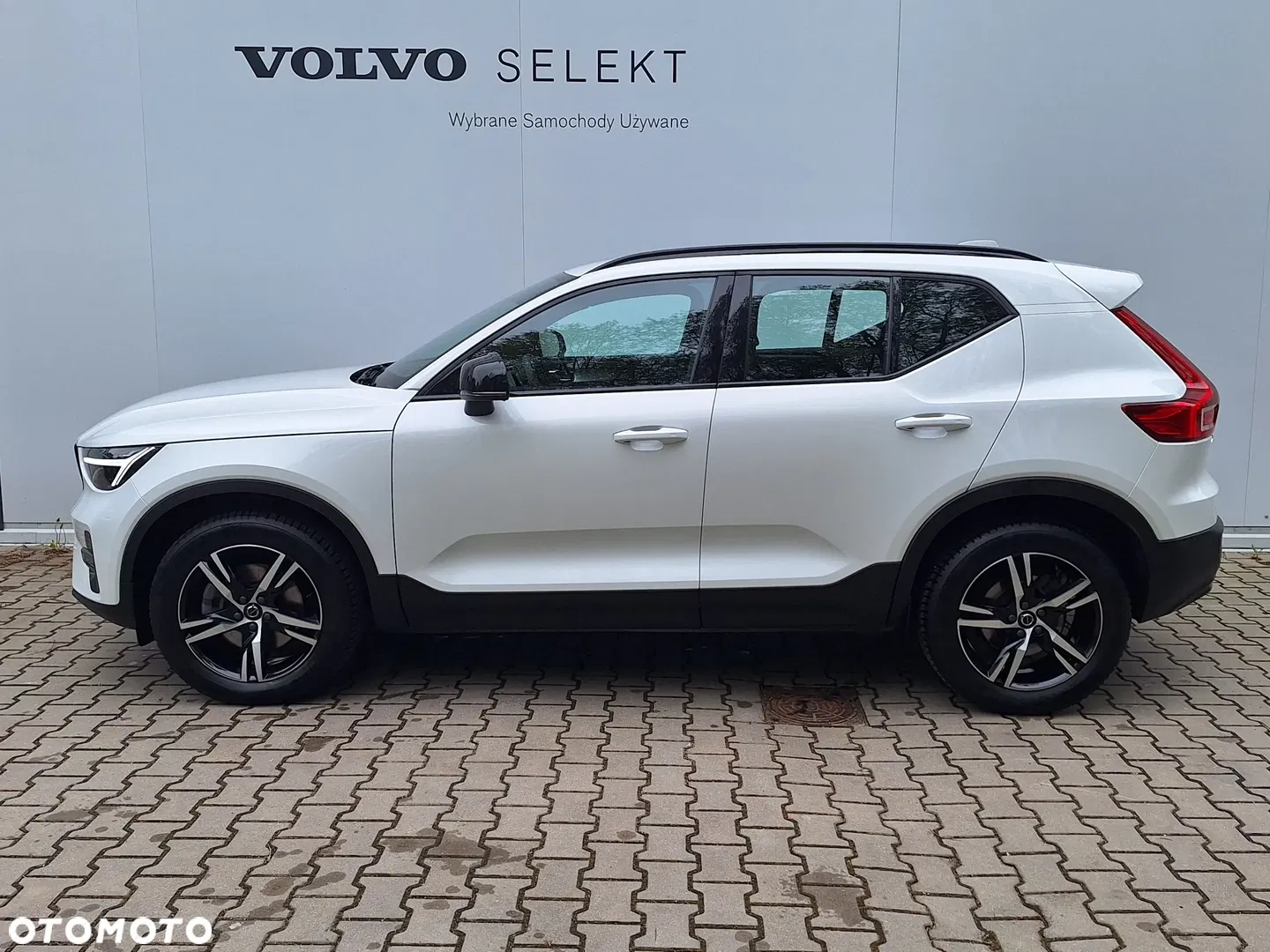 2025 Volvo XC 40 B3 Plus Dark, photograph 5