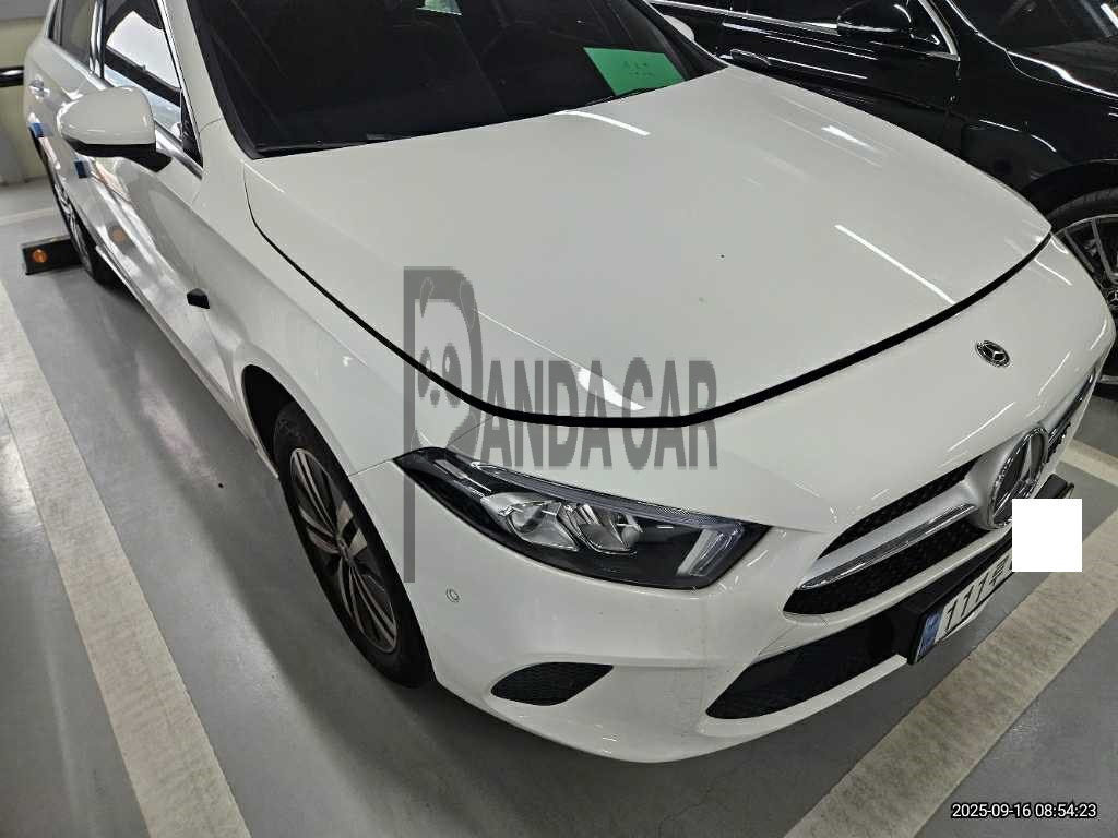 2021 Mercedes-Benz A220, photograph 3