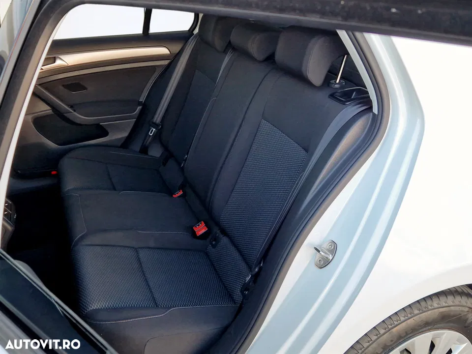 2018 Volkswagen Golf 1.0 TSI Trendline, photograph 8