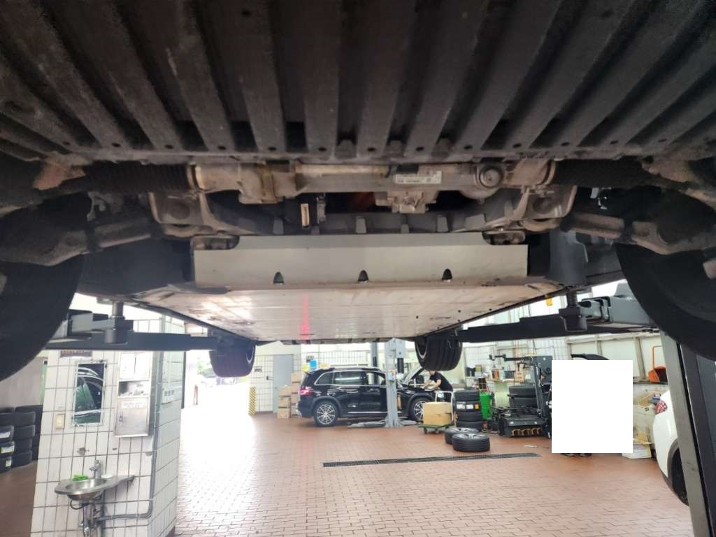 2020 Mercedes-Benz Benz EQC 400 4MATIC, photograph 4